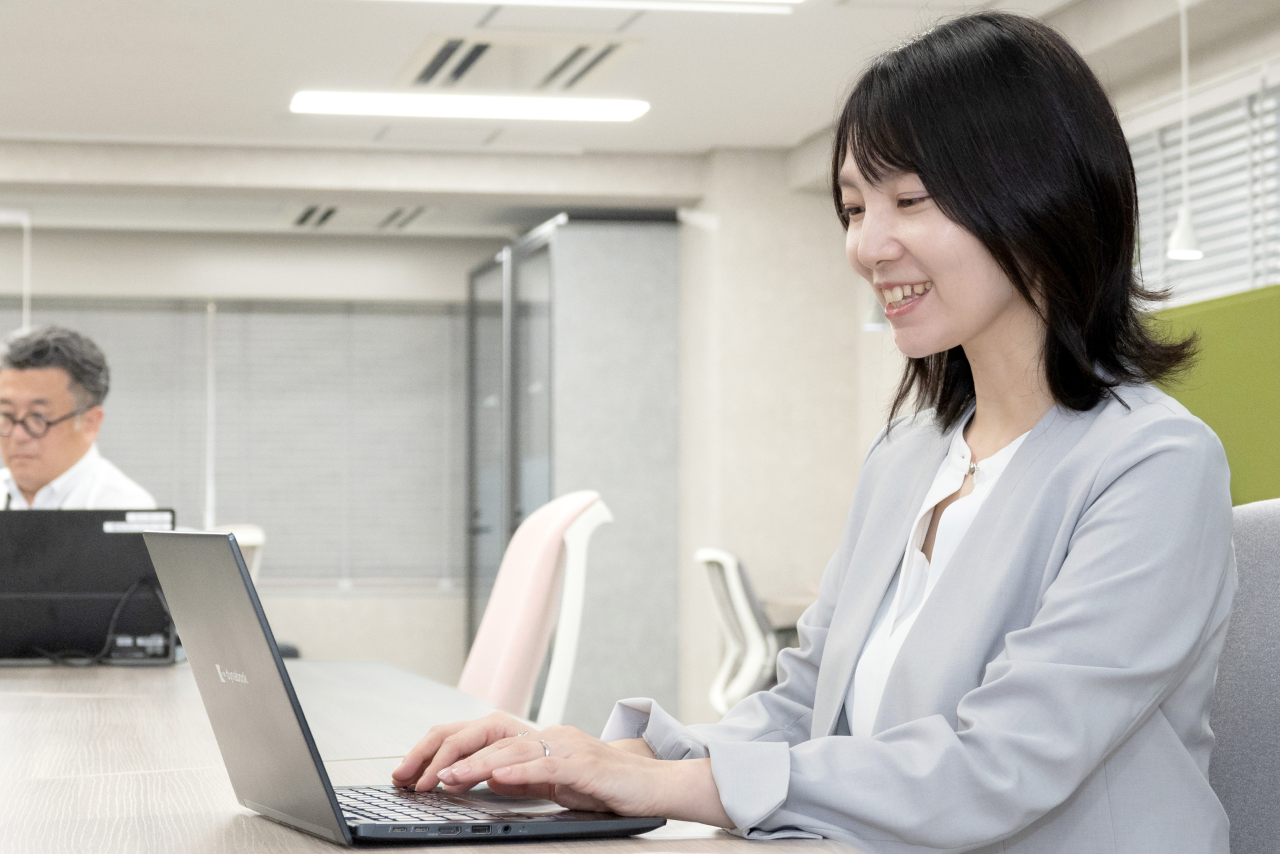 社員R.Iの仕事の様子2